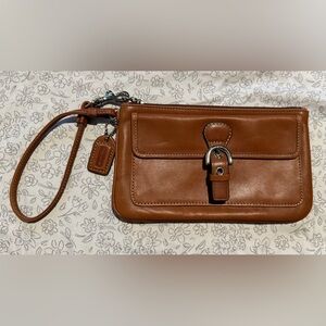 Coach | Vintage| Hampton Brown Leather | Top Zip Buckle Wristlet